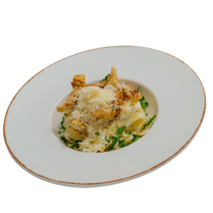 Tagliatelle Alfredo with crispy chicken
